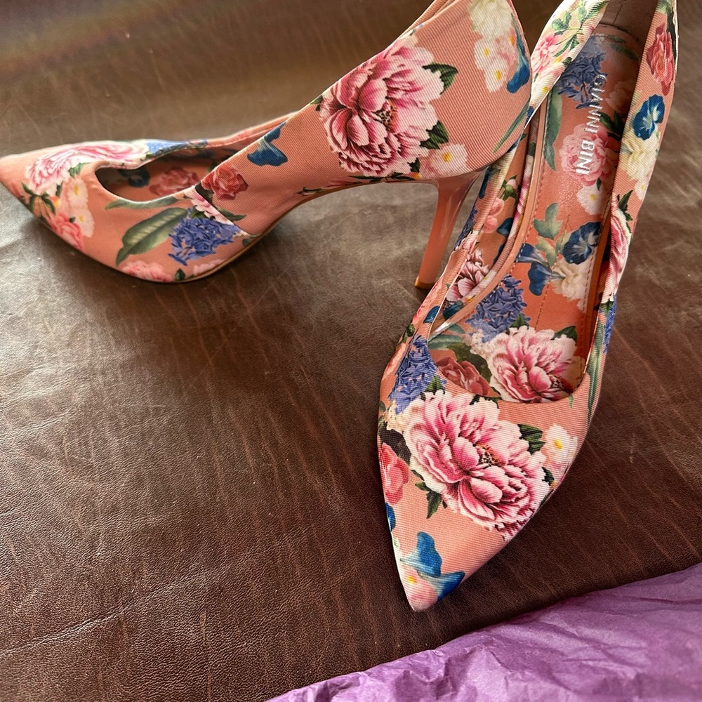 Gianni Bini Leather Floral High Heels - Picture 2 of 5